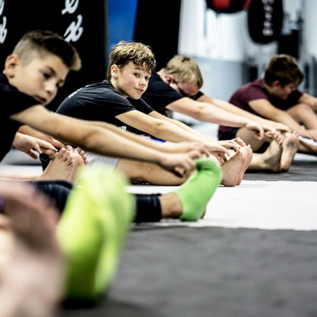 Kinder Kickboxen Teamgeist in der Schule